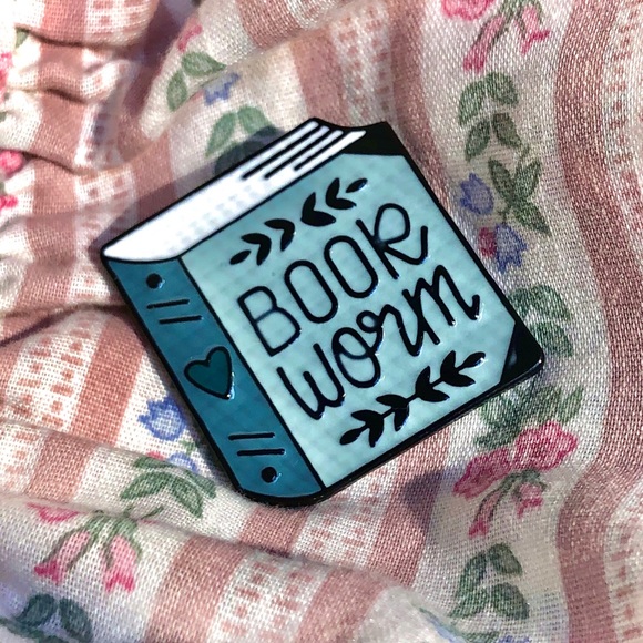 📚 Book Worm Enamel Pin - Picture 4 of 5